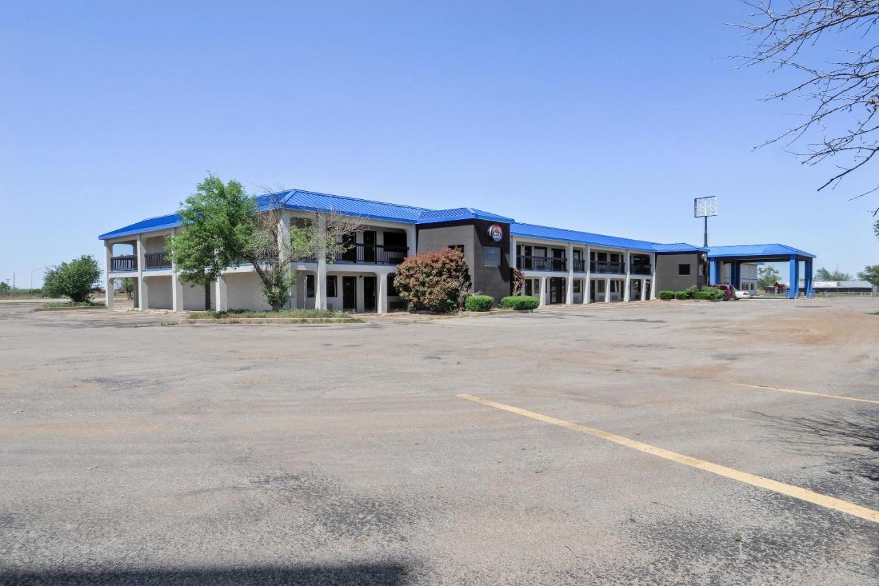 Lonestar Inn & Suites, Erick Ok Hwy 40 By Oyo Dış mekan fotoğraf